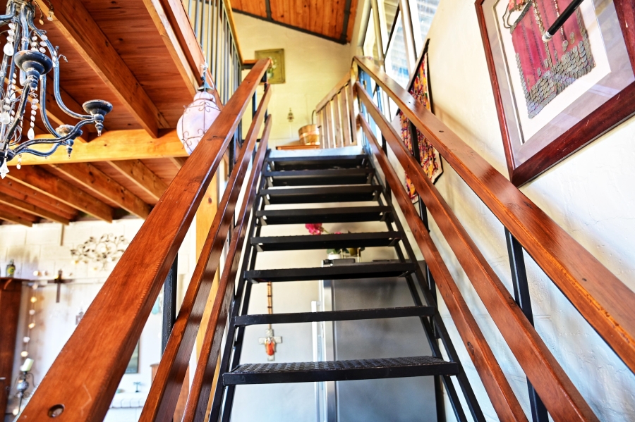 8 Bedroom Property for Sale in Hoekwil Western Cape